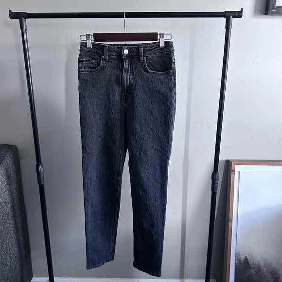 H&M High Rise Straight Leg Black Jeans SZ 4 Black Vintage Wash Denim - Picture 1 of 7